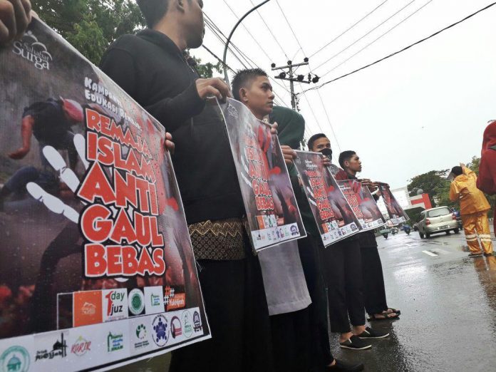 remaja muslim makassar anti gaul bebas